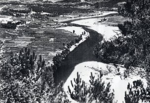 Río Miño en Castrelo, antes de facer o encoro. Fotografía de Xocas (Xoaquín Lorenzo Fernández).