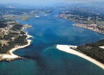 Desembocadura no mar do río Miño. Fotografía de autor descoñecido.