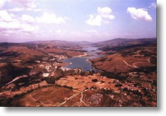 Encoro das Conchas. Inaugurado por  Franco en 1948, para dar luz a Vigo. Deixou debaixo moita historia. O río Limia o perdedor.(Comentarios as fotos, Secundino Lorenzo)